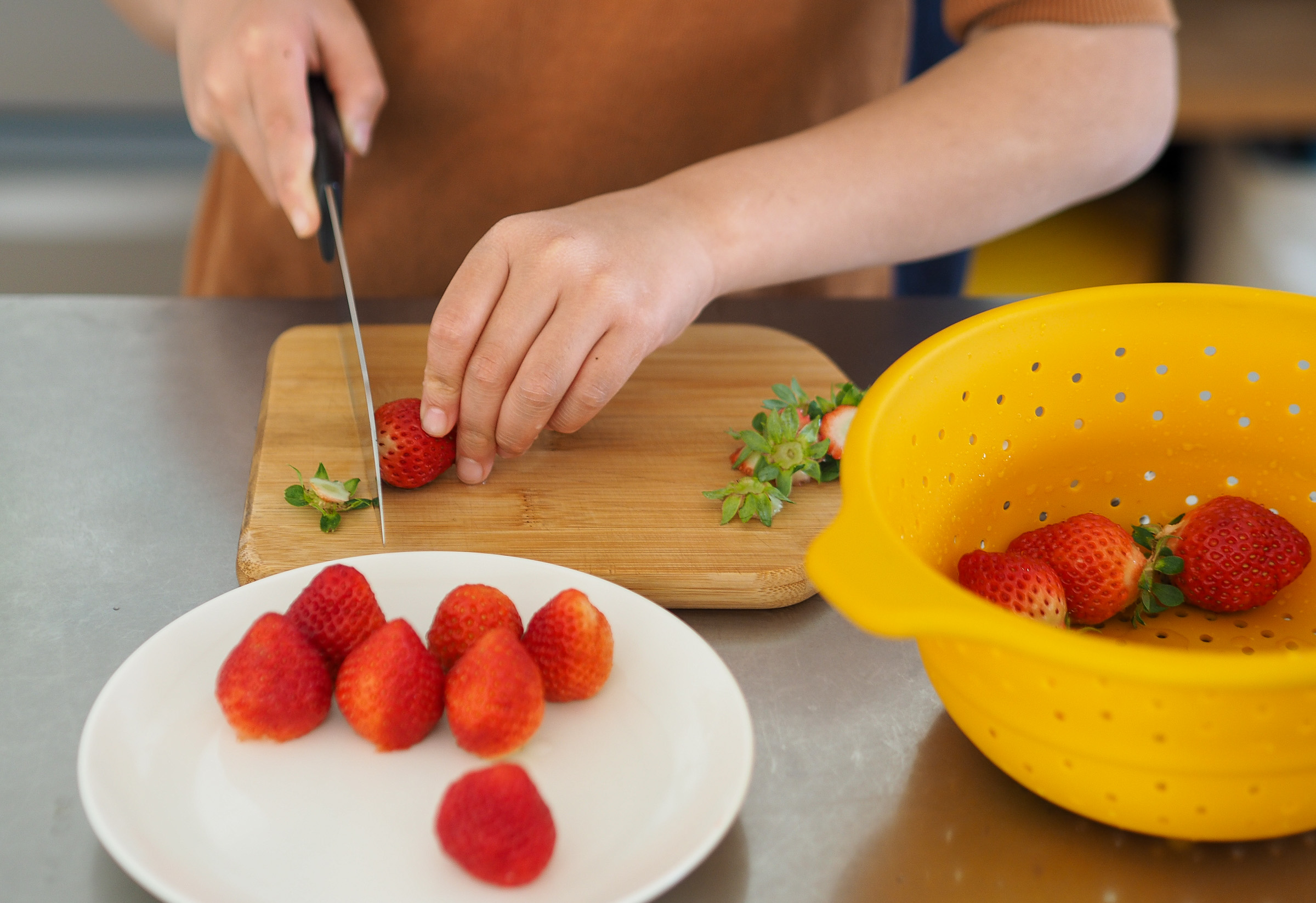 親子でチャレンジ！いちご大福作り